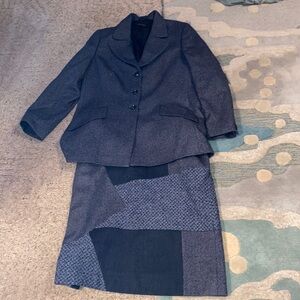 EUC Escada skirt suit sz 44